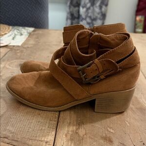 Art Class Tan Suede Ankle Booties